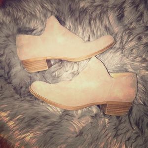 Lucky Brand | Brett Suede Booties